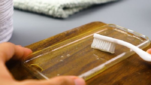 how to clean phone cover at home