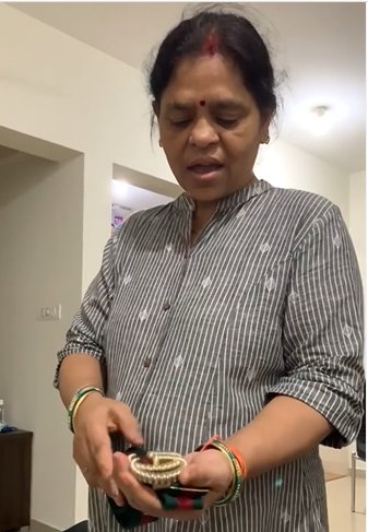 Trending: Daughter buys Gucci belt worth Rs 35k, her mom says, Ye to Rs 150  pe bikta hai - Watch, Buzz News