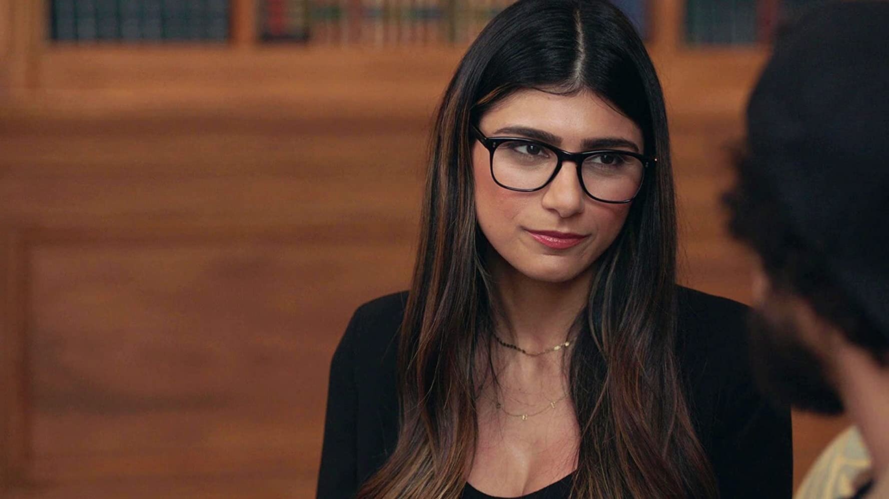 9 Badass Gestures By Mia Khalifa That Prove She Is A True Queen