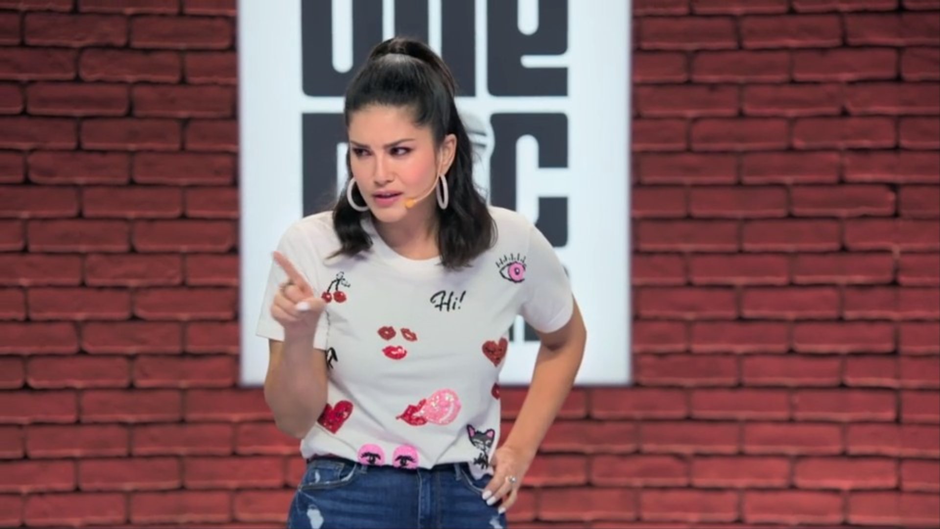 Sanilion Xex Com - 12 Brutally Honest Moments From Sunny Leone's One Mic Stand That Are  Unapologetically Her