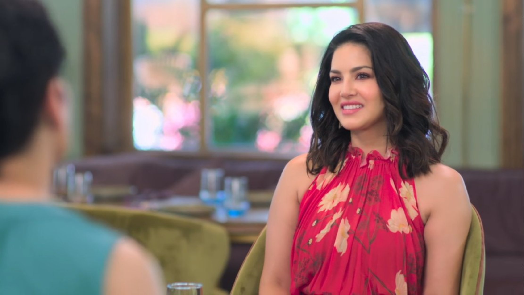 Sunny Leone Xxx Hot Video Sexy - 12 Brutally Honest Moments From Sunny Leone's One Mic Stand That Are  Unapologetically Her