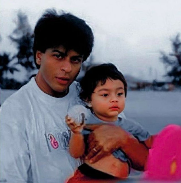 We bet you havent seen this rare vintage pic of Shah Rukh Khan