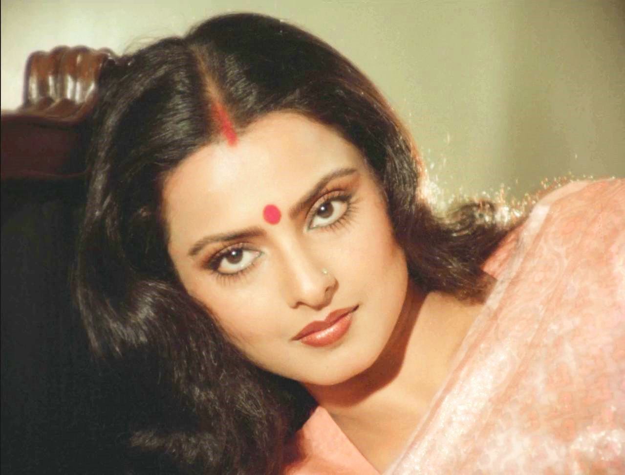 Rekha Xxx Photo - 20 Pictures Of Rekha From Her Films