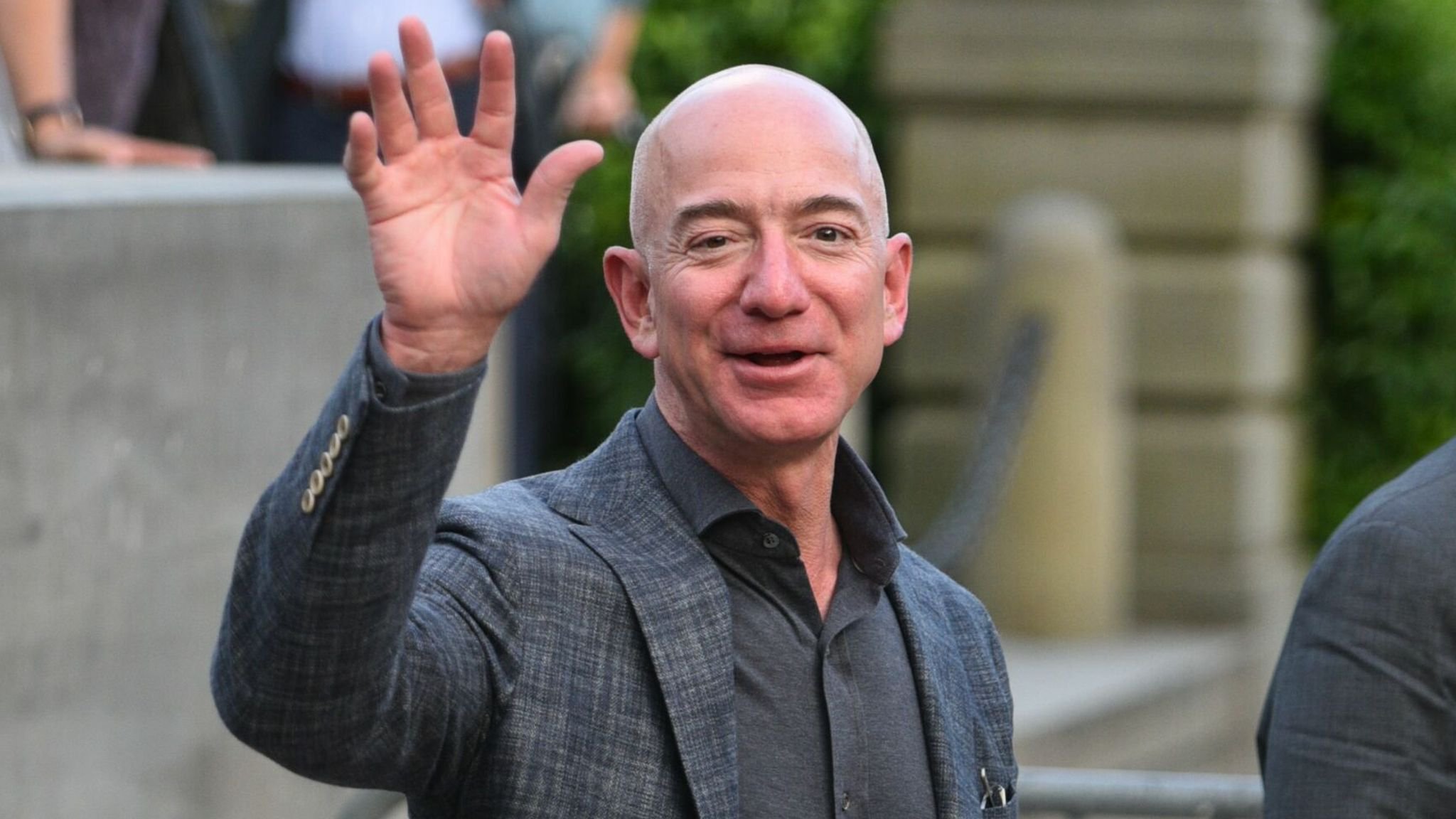 1 Minute Income of Jeff Bezos