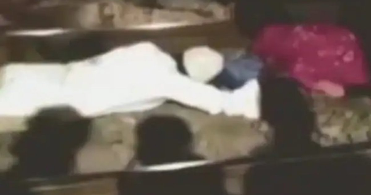 Watch: bhopal man jumps under moving train to save a little girl who had fallen on the tracks - scoopwhoop