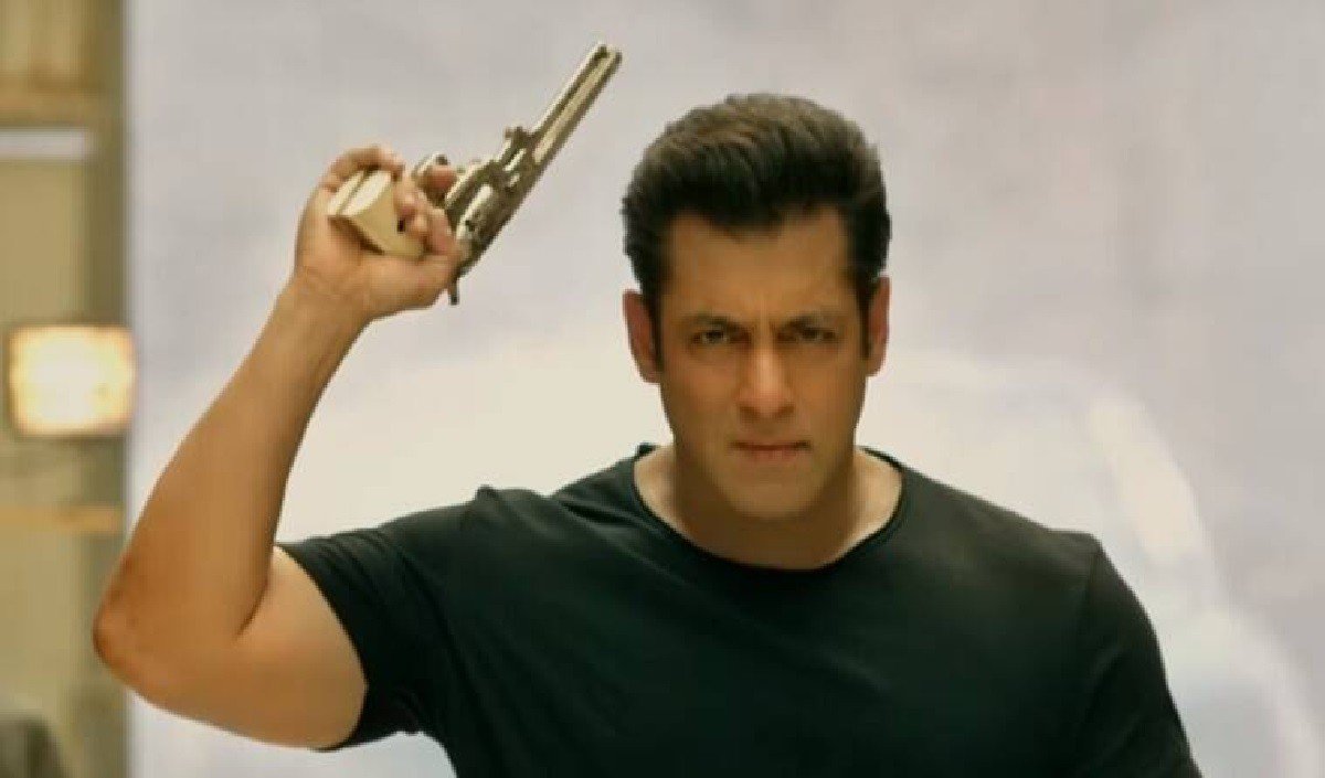 from-salman-khan-to-mahendra-singh-dhoni-7-celebrities-who-own-a-gun