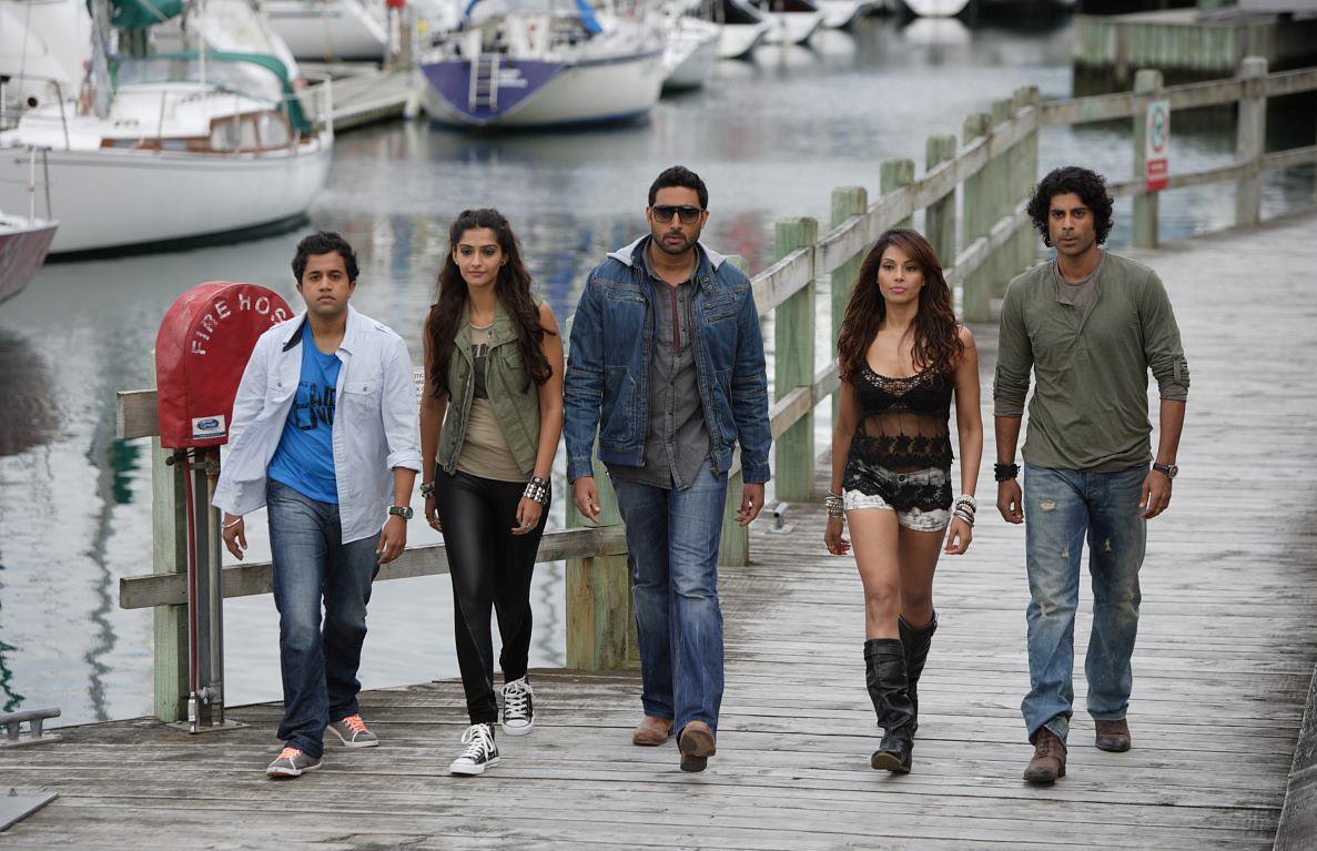 From Kites To Bombay Velvet, 15 Of The Biggest Flop Movies Of Bollywood