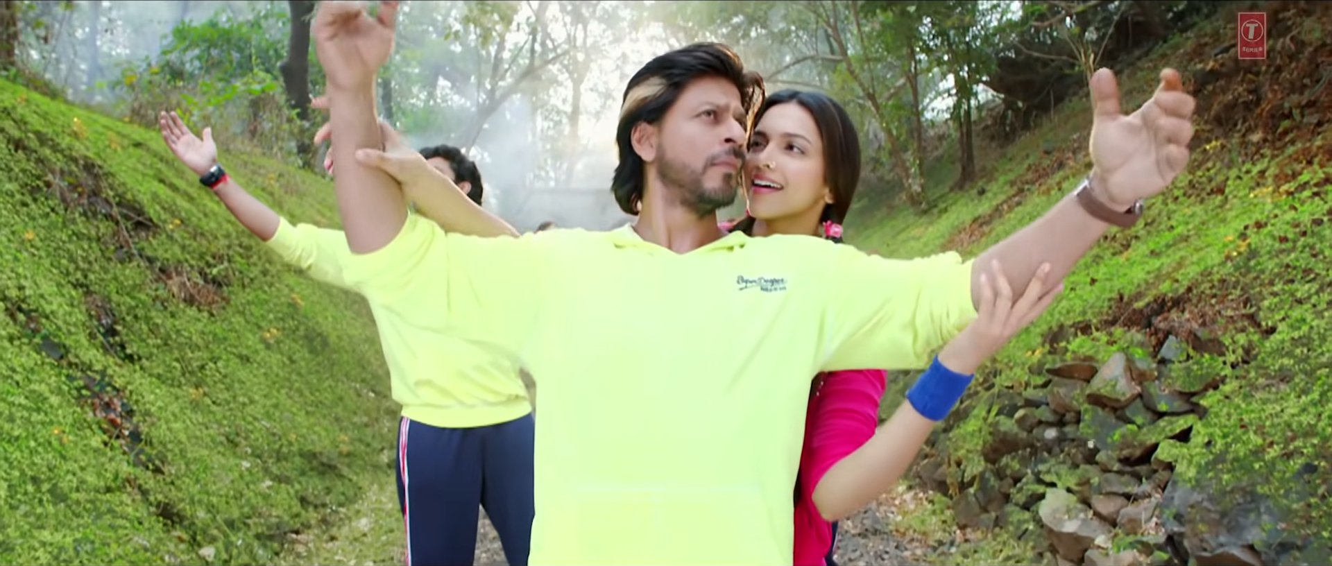 shahrukh khan open bow tie