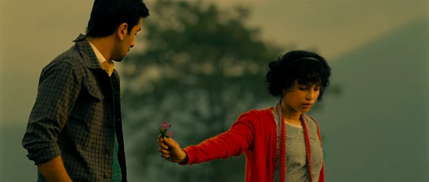 Jhilmil brings flowers for Barfi