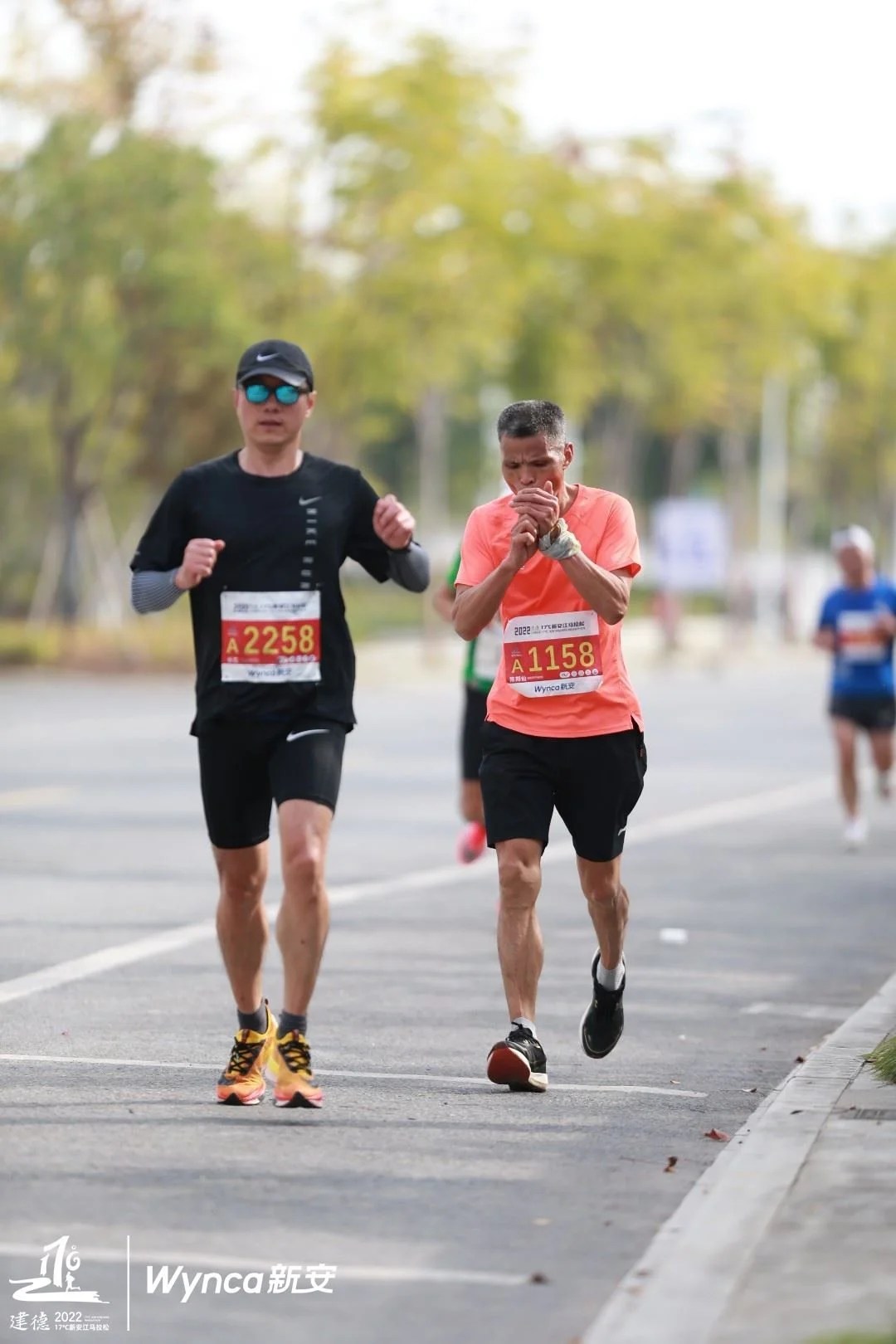 Man Completes 42-Km Marathon While Smoking