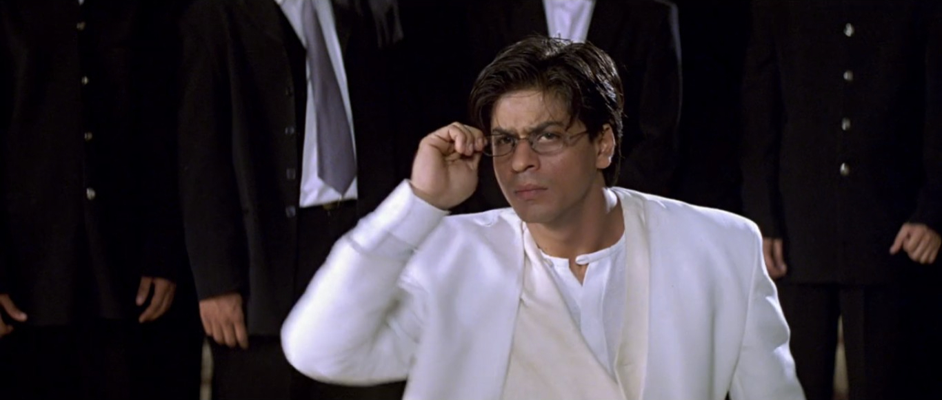 10 Times Shah Rukh Khan Removed His Glasses & Wooed Us