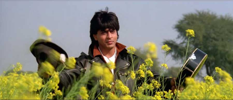 Romantic hero SRK Iconic pose DDLJ Bollywooc