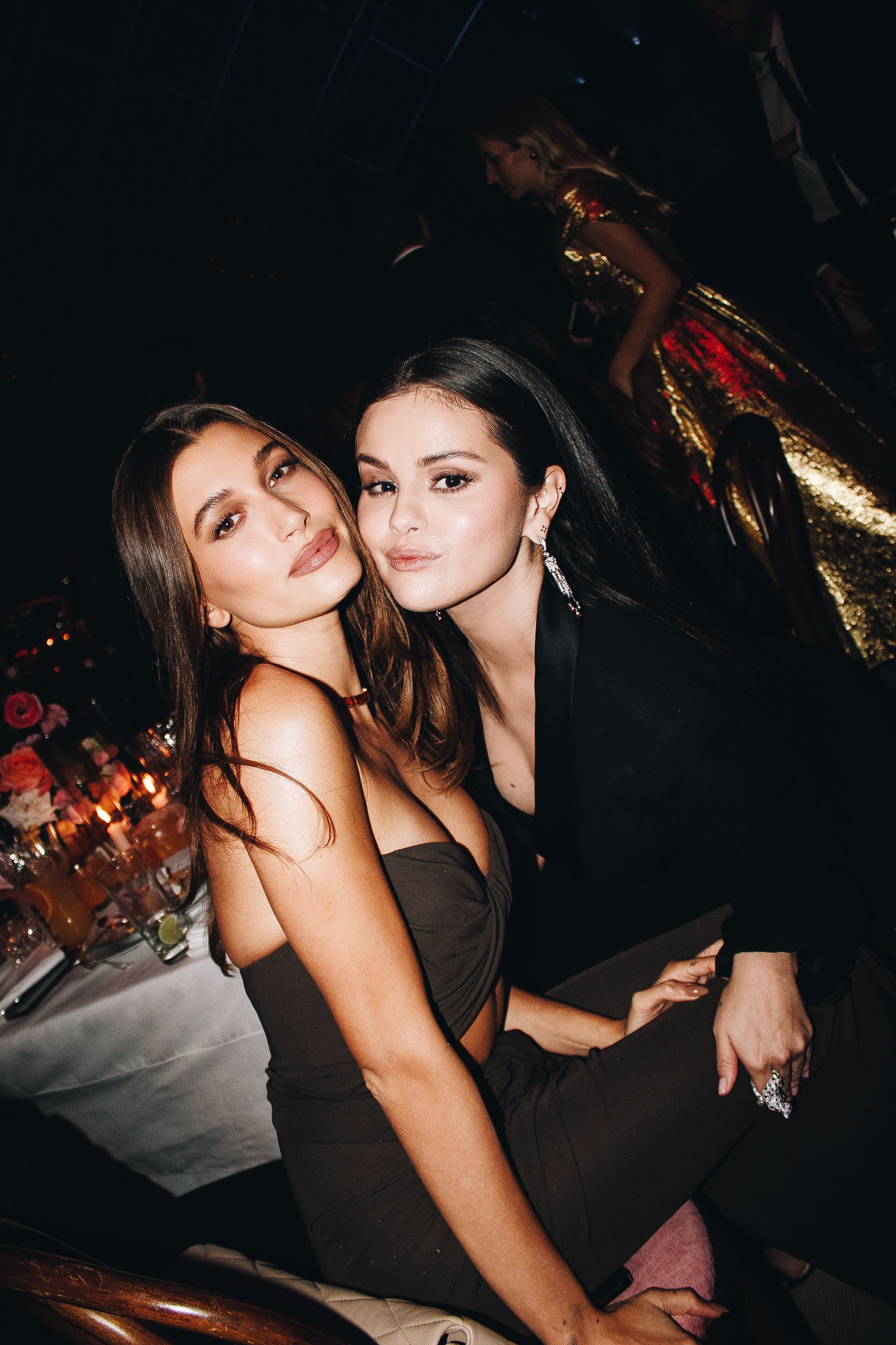 Selena Gomez - Hailey Bieber squashing fan wars with a picture