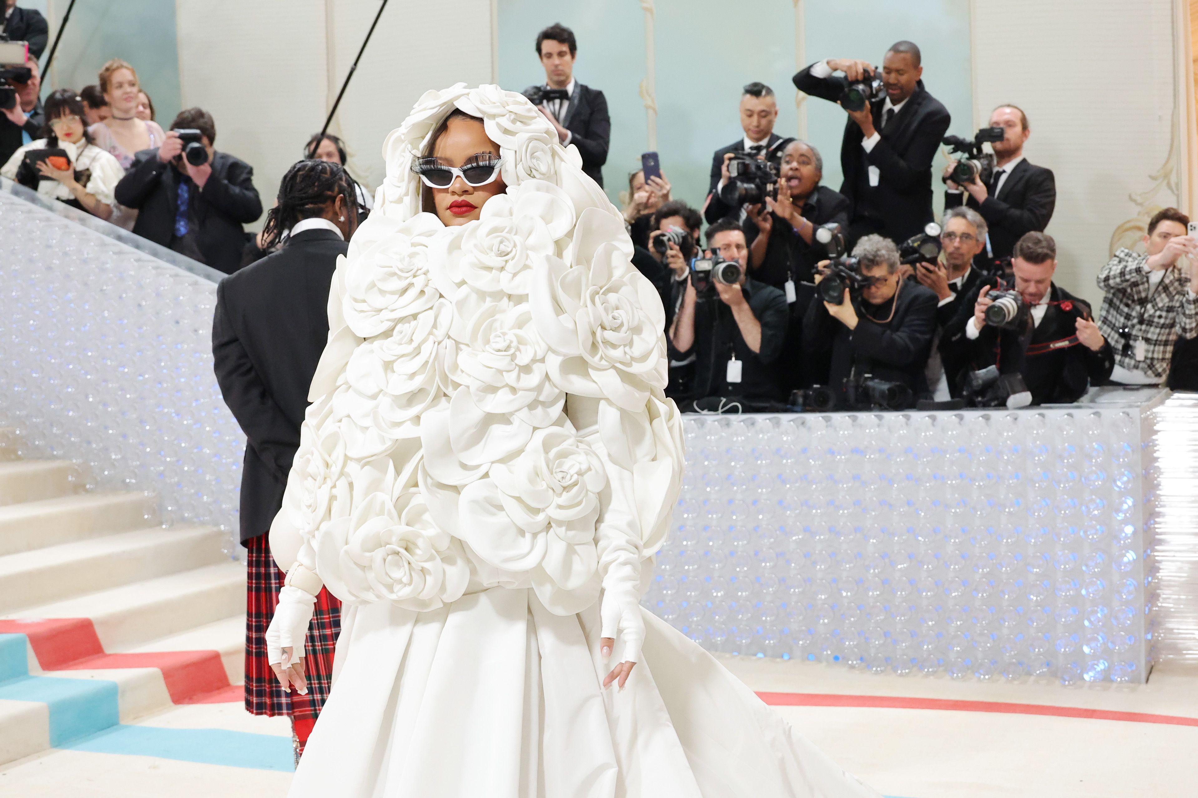Apparently A Celeb Was Wrapped & Carried To The Met Gala & Nobody Knows