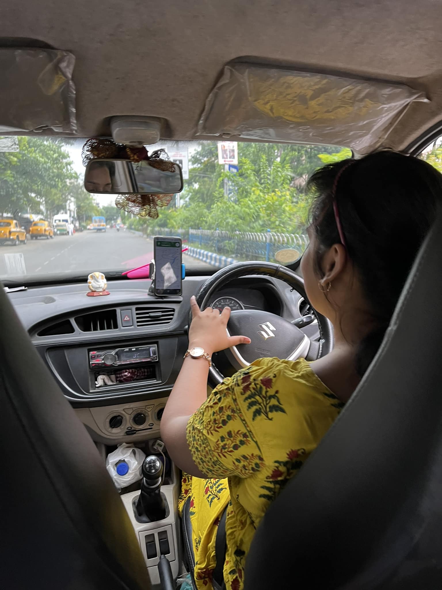 Kolkata Mans Encounter With Female Uber Driver Is Winning Internets Hearts Scoopwhoop 