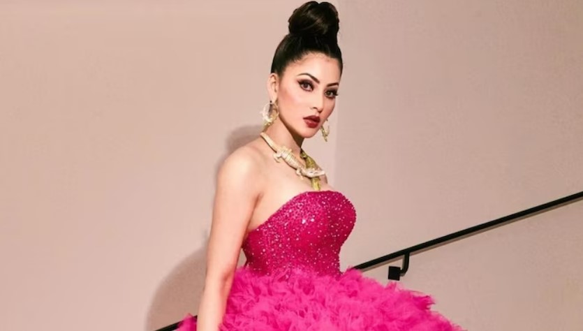 urvashi rautela crocodile necklace