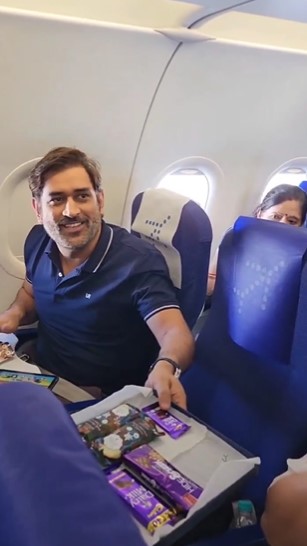 Candy Crush Saga Sees Over 3 Million New Downloads in Just 3 Hours After MS  Dhoni Spotted Playing Online Game on Flight? Here's Fact Check on Viral  Fake Tweet