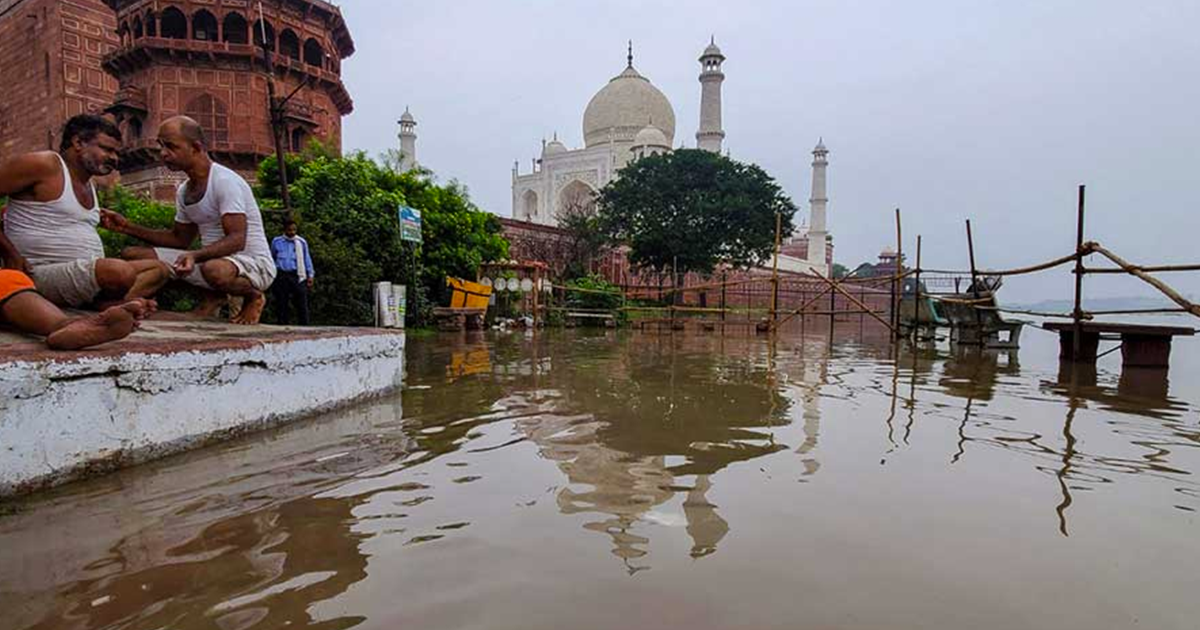 Yamuna Water Touched The Walls Of Taj Mahal