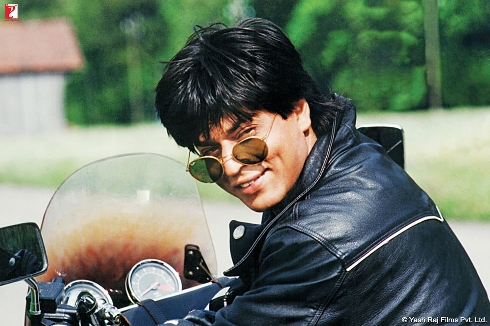 DDLJ poster released by Shah Rukh Khan and Kajol in Dilwale style - YouTube