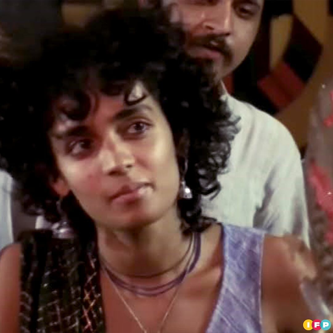 SRK, Arundhati Roy, In Which Annie Gives It Those Ones