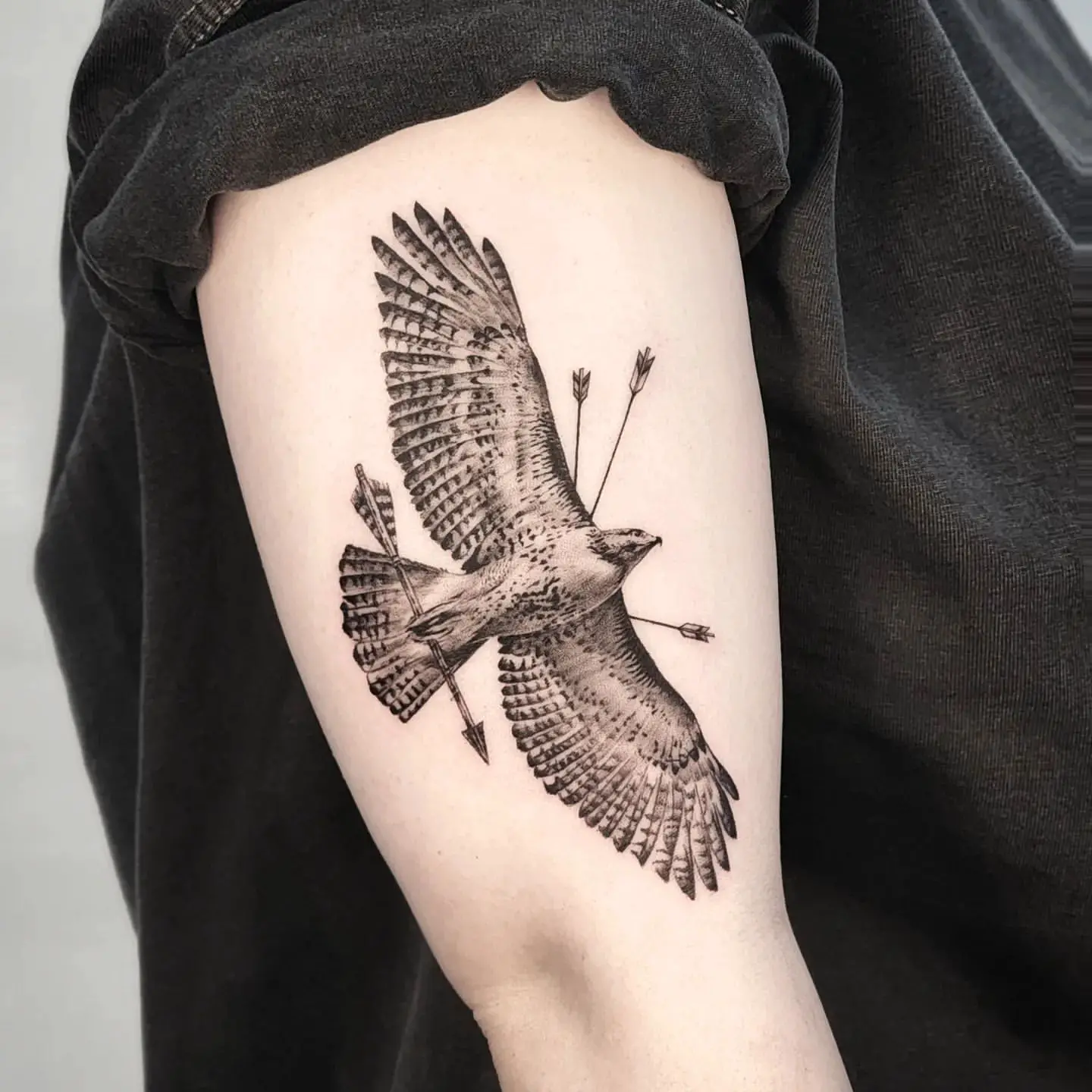 SIKU Tattoo - Cracked Greenland 🇬🇱 Hunting falcon 🖤✌️ | Facebook