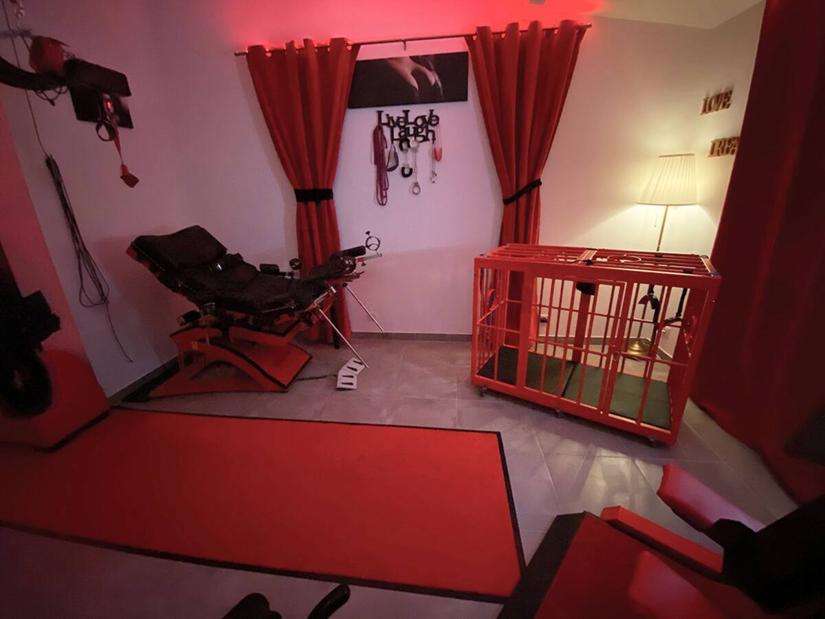 These 10 Adult-Themed Rentals Around The World Are Perfect To Fulfil All  Your SEXciting Fantasies