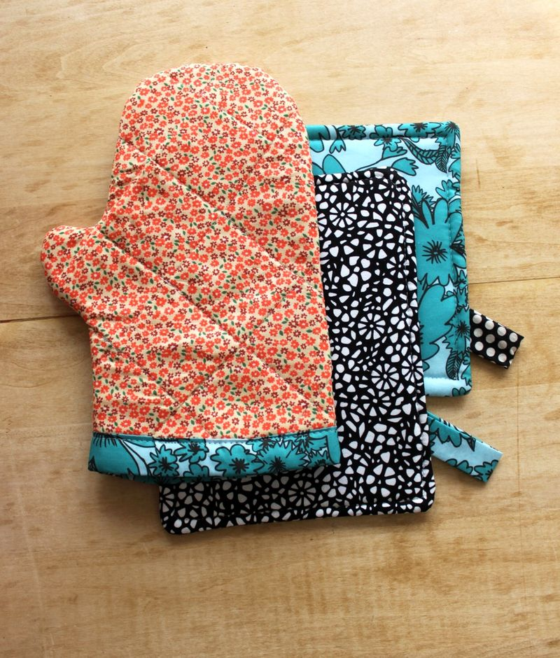 Hand-sewn oven mitts homemade mothers day gifts