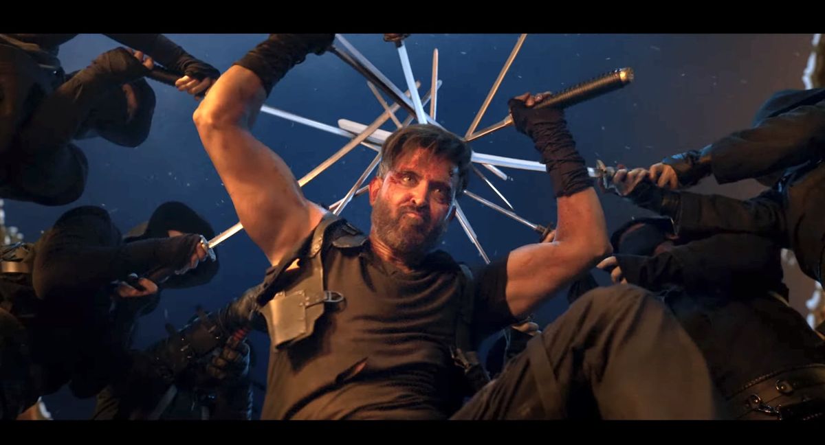 War 2 Hrithik Action Scene