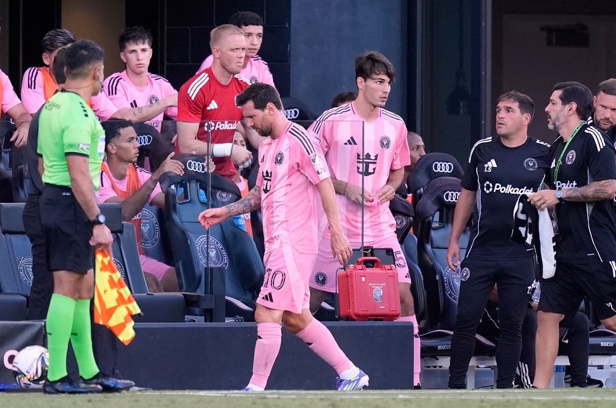 Lionel Messi exits Inter Miami match with apparent hamstring injury | WCBD  News 2