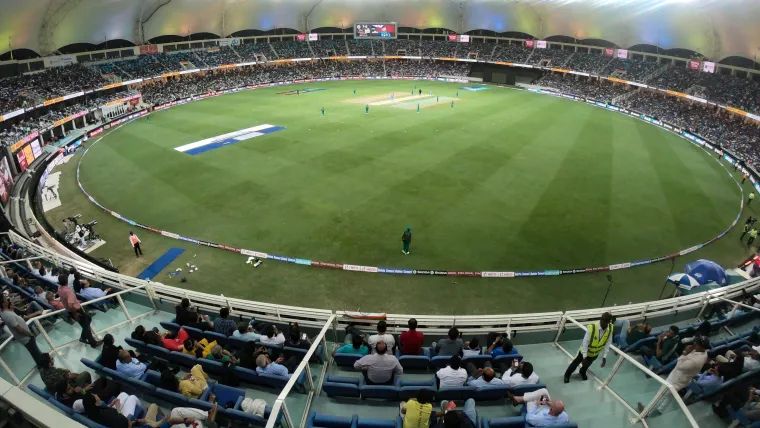 Dubai nights, floodlights, and your new weekend plans.