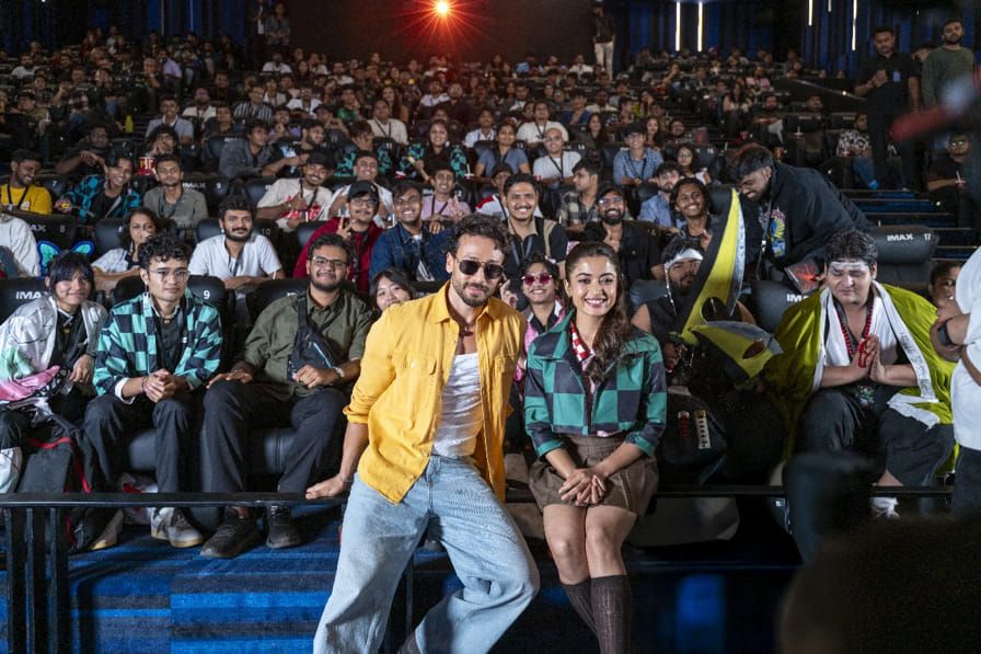 Rashmika x Tiger x 250 fans = anime maha-aarti.