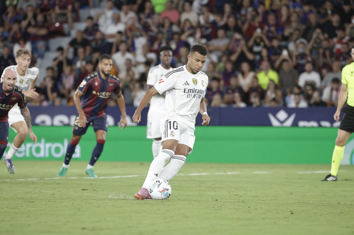 Mbappé takes the penalty