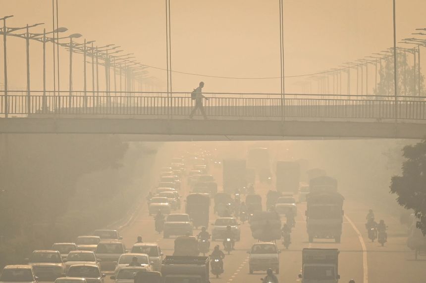Delhi Smoggy Bridge
