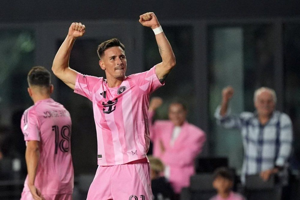 Allende celebrating like he just unlocked a new difficulty level