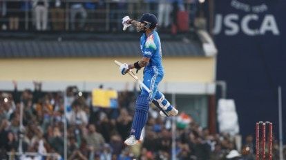 Virat Kohli gets rolling in Ranchi, rolls back years with 52nd ODI ton