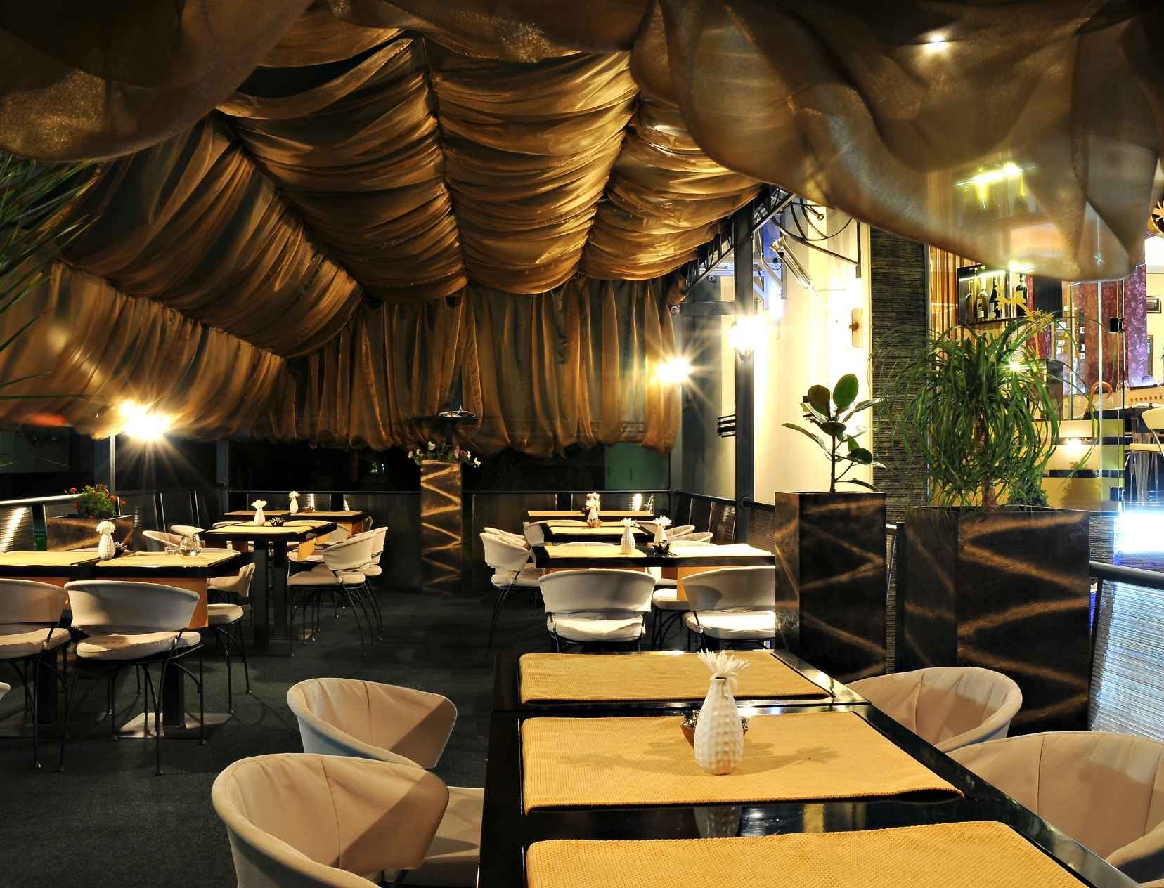 That Extra Charge On Your Restaurant Bill? Now You Can Now Say NO! Here Is How To Do It, If The Restaurant Does Not Budge